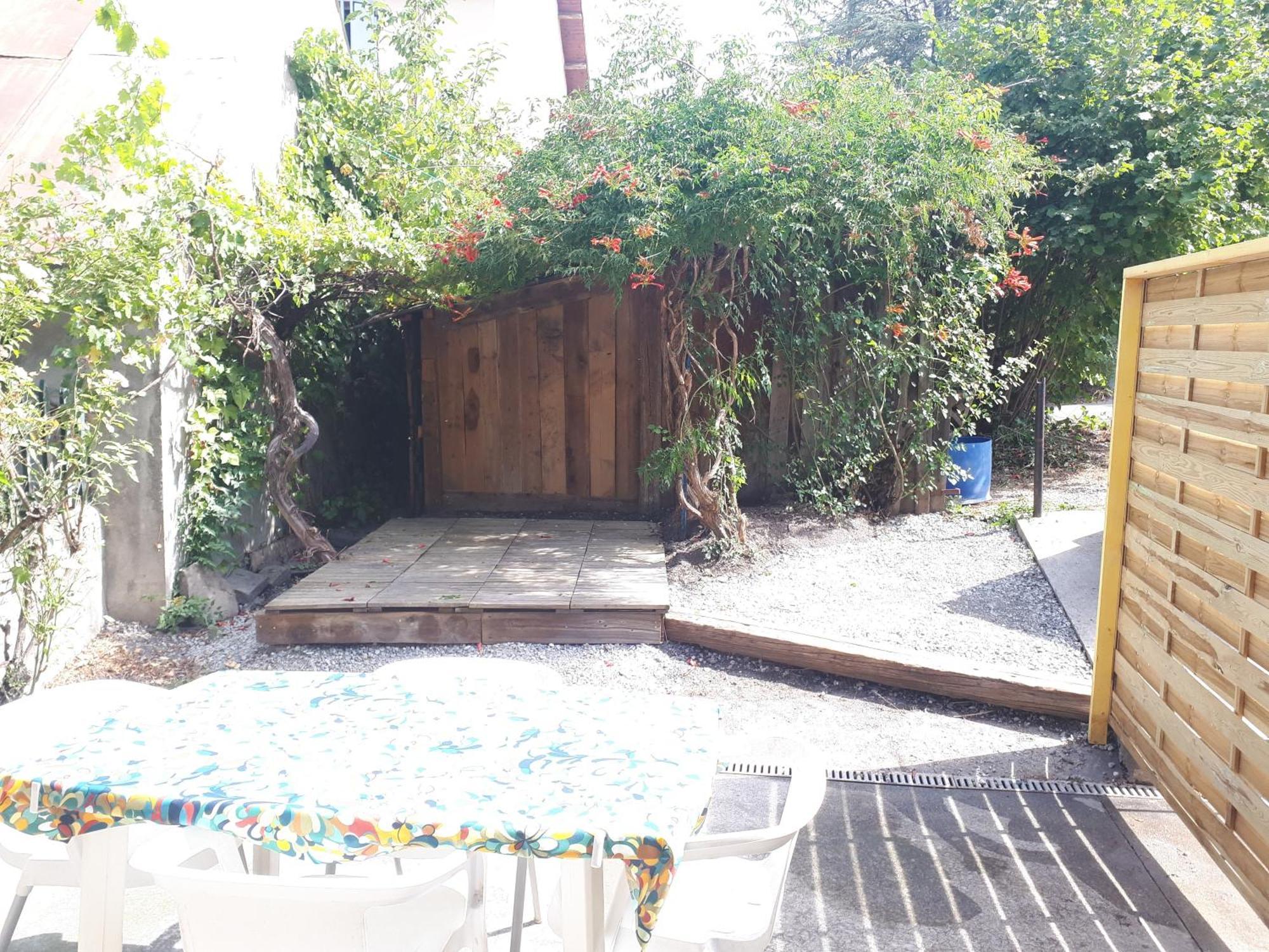 Le Pouvoir Des Fleurs,Jusqu'A 4 Personnes Crots Exterior photo